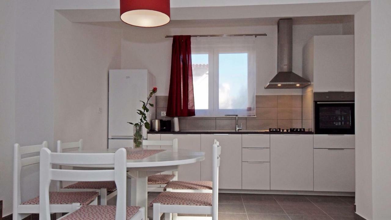 Apartments Mare Водице Екстер'єр фото