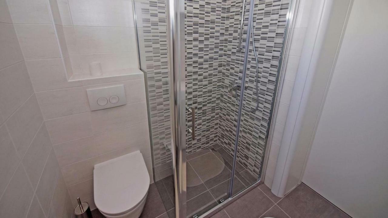 Apartments Mare Водице Екстер'єр фото