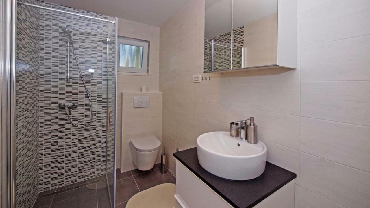 Apartments Mare Водице Екстер'єр фото