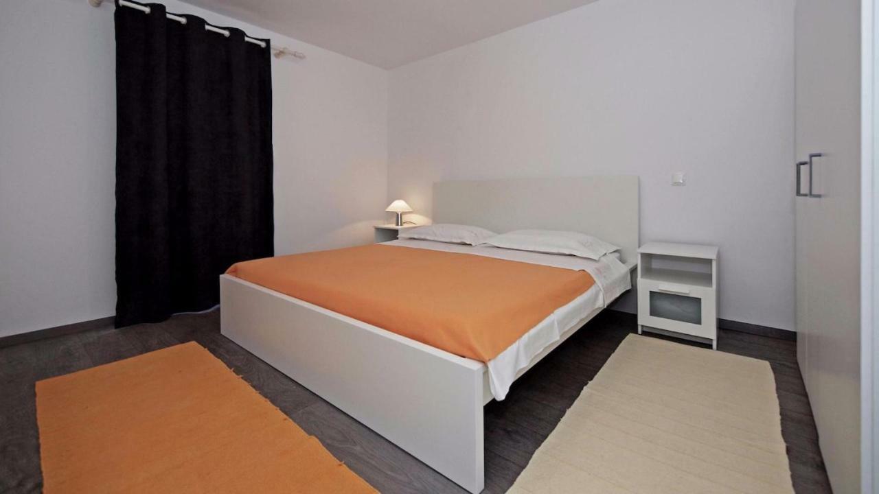 Apartments Mare Водице Екстер'єр фото